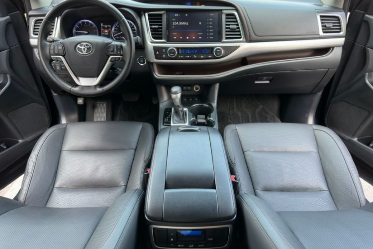 Used Toyota Highlander 2021 2.0T Four-Wheel Drive Prestige Version 7 Seats Interior 1