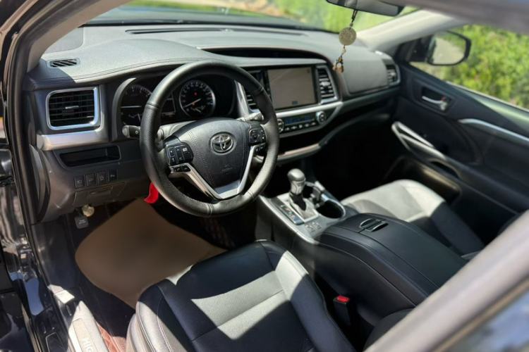 Used Toyota Highlander 2021 2.0T Four-Wheel Drive Prestige Version 7 Seats Interior 1