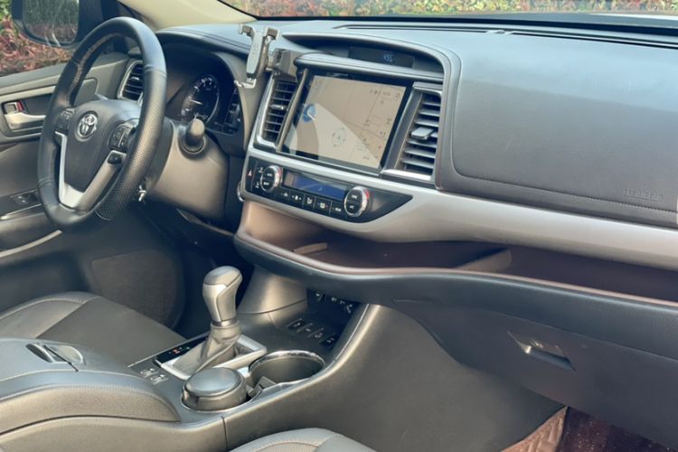 Used Toyota Highlander 2021 2.0T Four-Wheel Drive Luxury Edition 7 Seats Interior 2