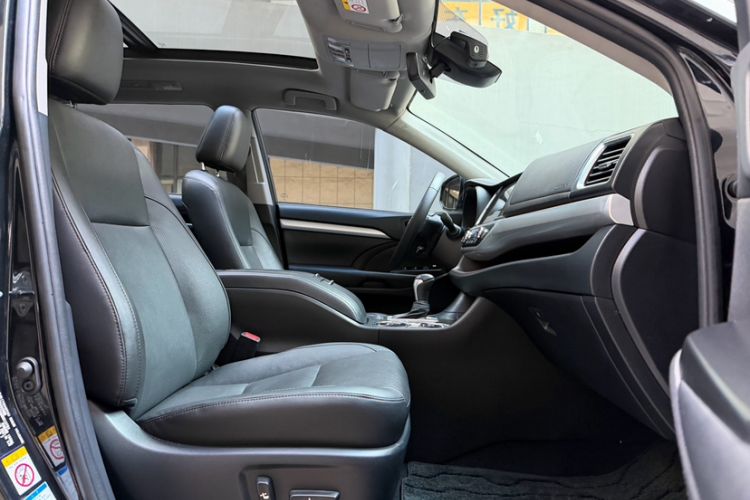 Used Toyota Highlander 2021 2.0T Four-Wheel Drive Luxury Edition 7 Seats Interior 2