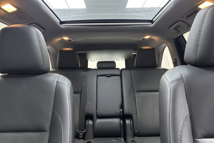 Used Toyota Highlander 2021 2.0T Four-Wheel Drive Luxury Edition 7 Seats Interior 2