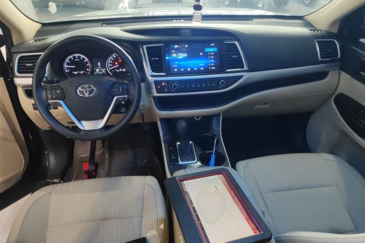 Used Toyota Highlander 2021 2.0T Four-Wheel Drive Elite Edition 7-Seater Interior 2