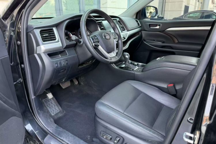 Used Toyota Highlander 2021 2.0T Four-Wheel Drive Luxury Edition 7 Seats Interior 2