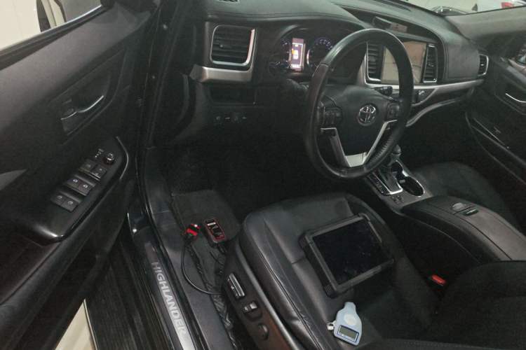 Used Toyota Highlander 2021 2.0T Four-Wheel Drive Luxury Edition 7 Seats Interior 3