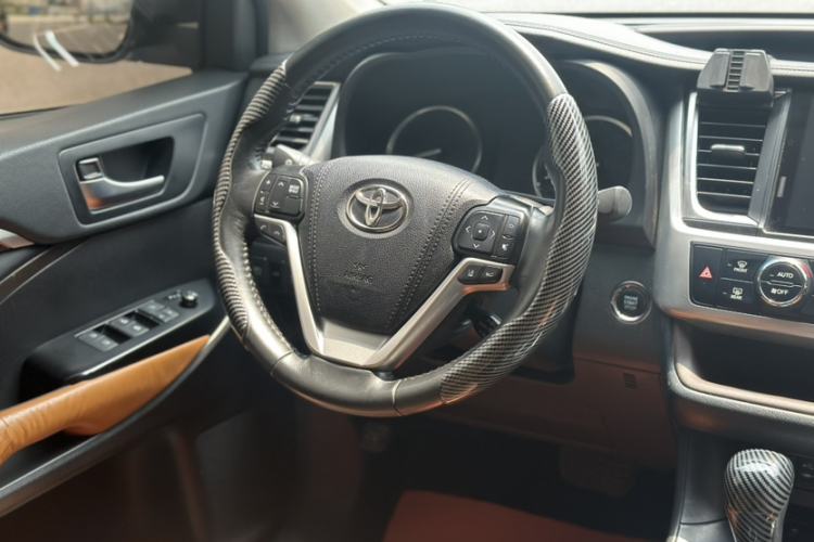 Used Toyota Highlander 2021 2.0T Four-Wheel Drive Knight Edition 7 Seats Interior 3