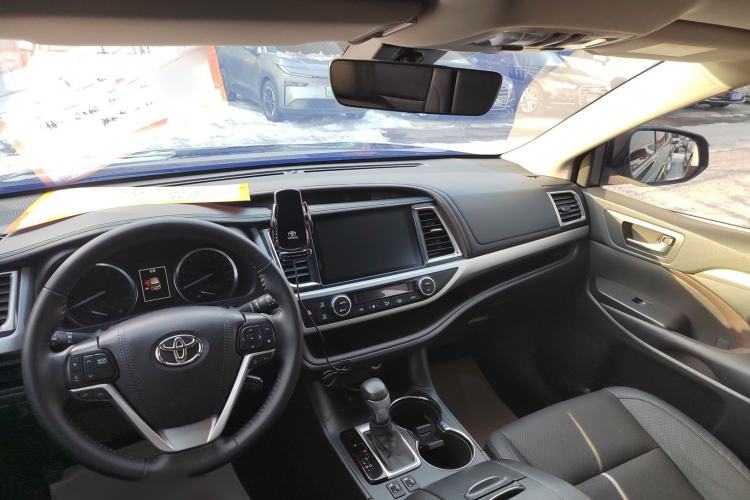 Used Toyota Highlander 2021 2.0T Four-Wheel Drive Luxury Edition 7 Seats Interior 3
