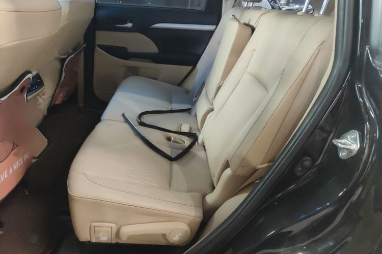 Used Toyota Highlander 2021 2.0T Four-Wheel Drive Elite Edition 7-Seater Interior 4