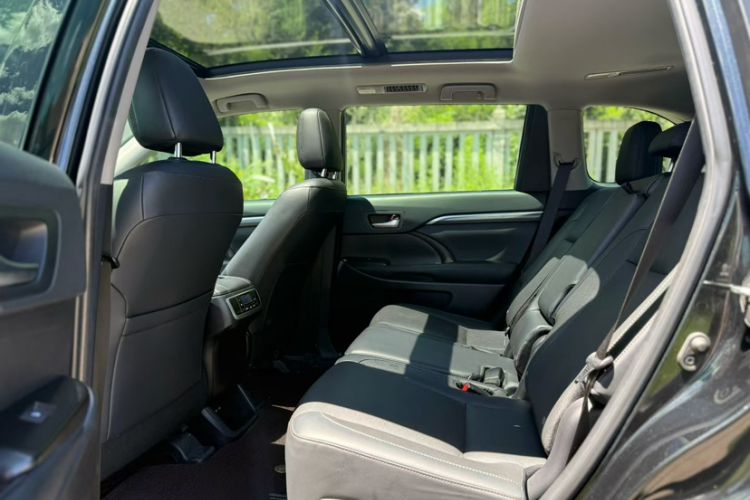Used Toyota Highlander 2021 2.0T Four-Wheel Drive Prestige Version 7 Seats Interior 4
