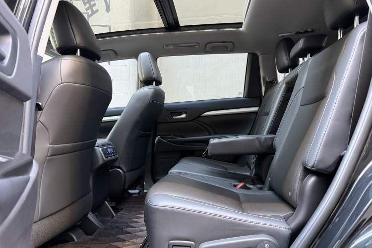 Used Toyota Highlander 2021 2.0T Four-Wheel Drive Luxury Edition 7 Seats Interior 5