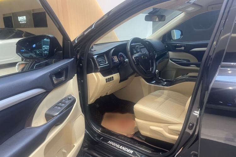 Used Toyota Highlander 2021 2.0T Four-Wheel Drive Elite Edition 7-Seater Interior 5