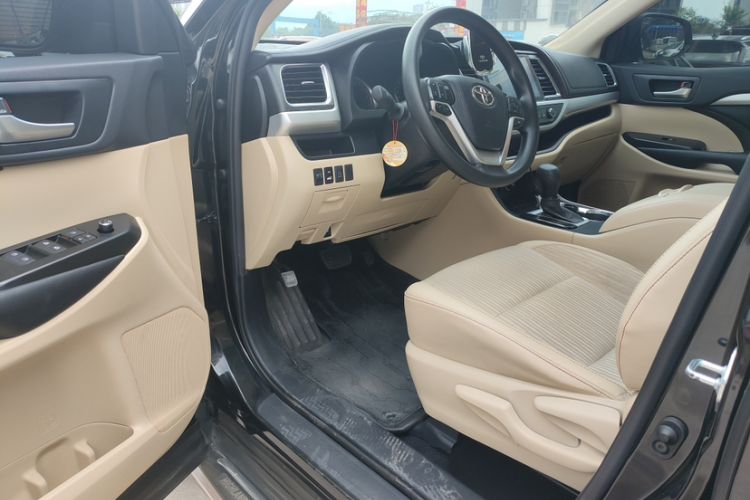 Used Toyota Highlander 2021 2.0T Four-Wheel Drive Elite Edition 7-Seater Interior 7