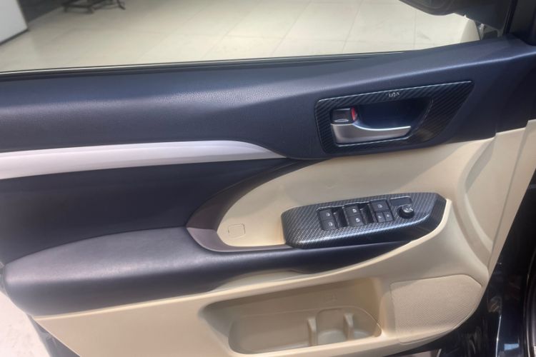 Used Toyota Highlander 2021 2.0T Four-Wheel Drive Elite Edition 7-Seater Interior 7