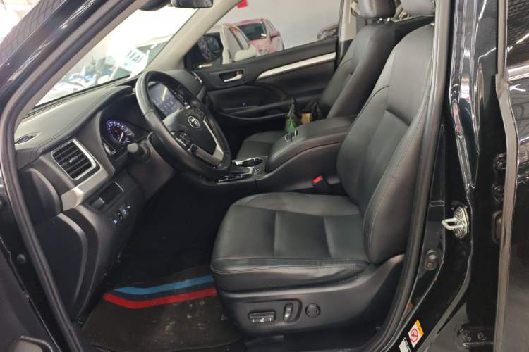 Used Toyota Highlander 2021 2.0T Two-Wheel Drive Luxury Edition 7 Seats Left Front Seat