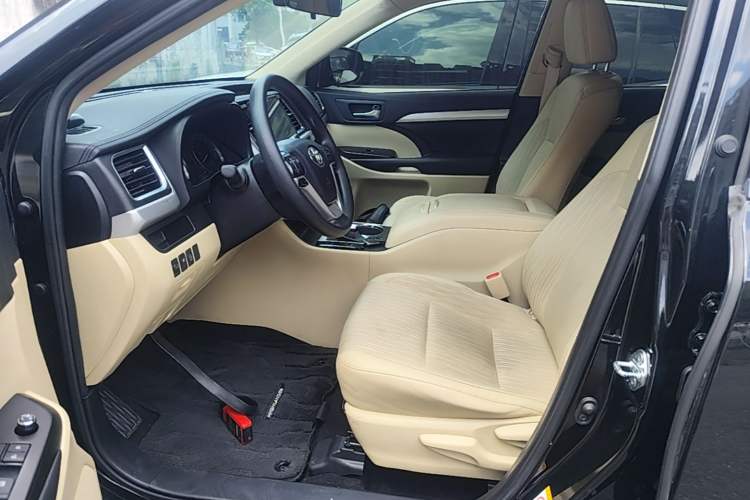 Used Toyota Highlander 2021 2.0T Two-Wheel Drive Elite Edition 5 Seats Left Front Seat