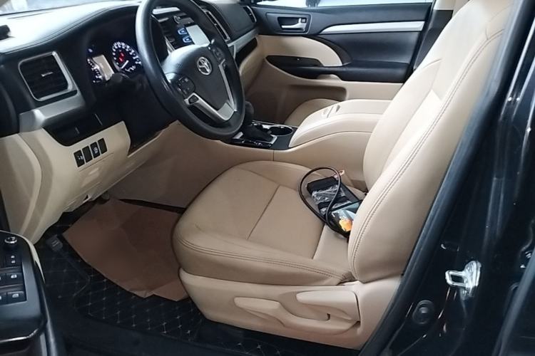 Used Toyota Highlander 2021 2.0T Four-Wheel Drive Elite Edition 7-Seater Left Front Seat