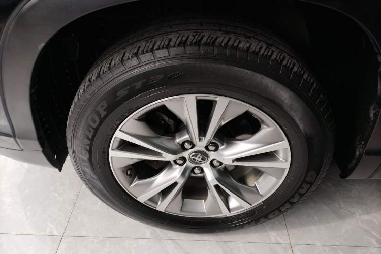 Used Toyota Highlander 2021 2.0T Two-Wheel Drive Elite Version 7-Seater Left Front Wheel Hub