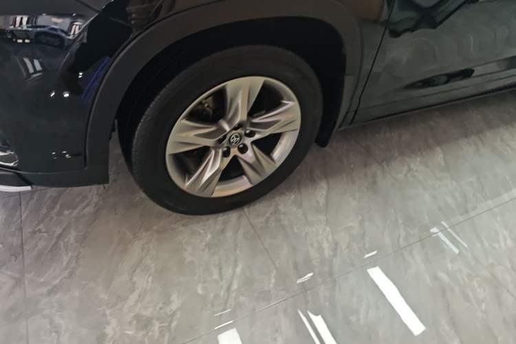 Used Toyota Highlander 2021 2.0T Four-Wheel Drive Luxury Edition 7 Seats Left Front Wheel Hub