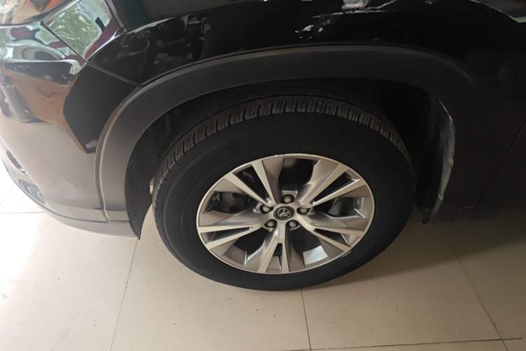 Used Toyota Highlander 2021 2.0T Four-Wheel Drive Elite Edition 7-Seater Left Front Wheel Hub
