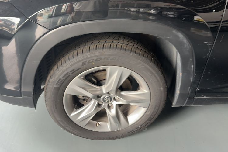 Used Toyota Highlander 2021 2.0T Two-Wheel Drive Luxury Edition 7 Seats Left Front Wheel Hub