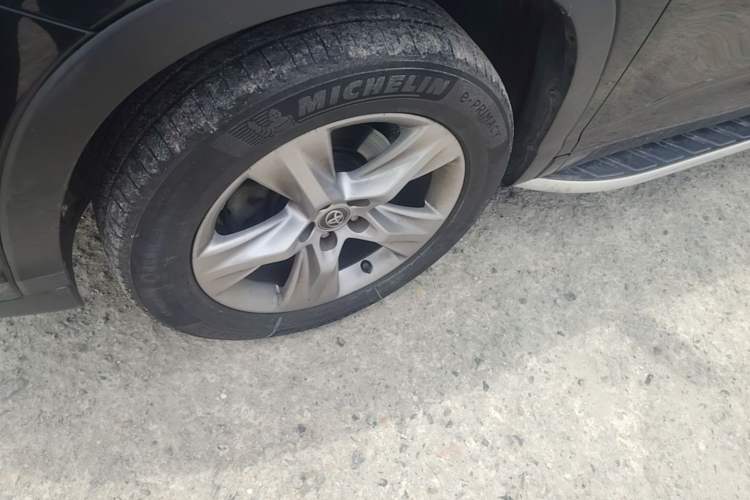 Used Toyota Highlander 2021 2.0T Four-Wheel Drive Prestige Version 7 Seats Left Front Wheel Hub