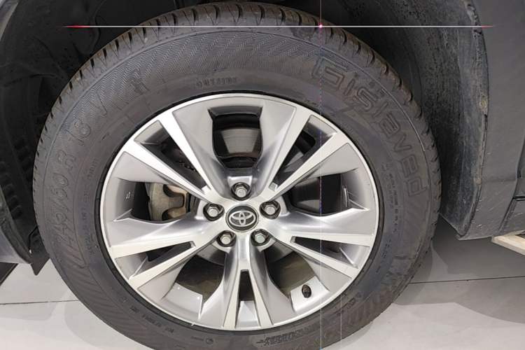 Used Toyota Highlander 2021 2.0T Two-Wheel Drive Elite Version 7-Seater Left Front Wheel Hub