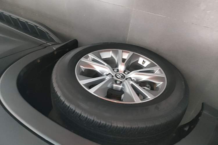 Used Toyota Highlander 2021 2.0T Four-Wheel Drive Elite Edition 7-Seater Left Front Wheel Hub