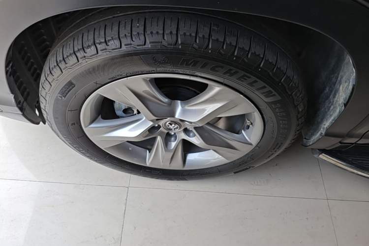 Used Toyota Highlander 2021 2.0T Four-Wheel Drive Luxury Edition 7 Seats Left Front Wheel Hub