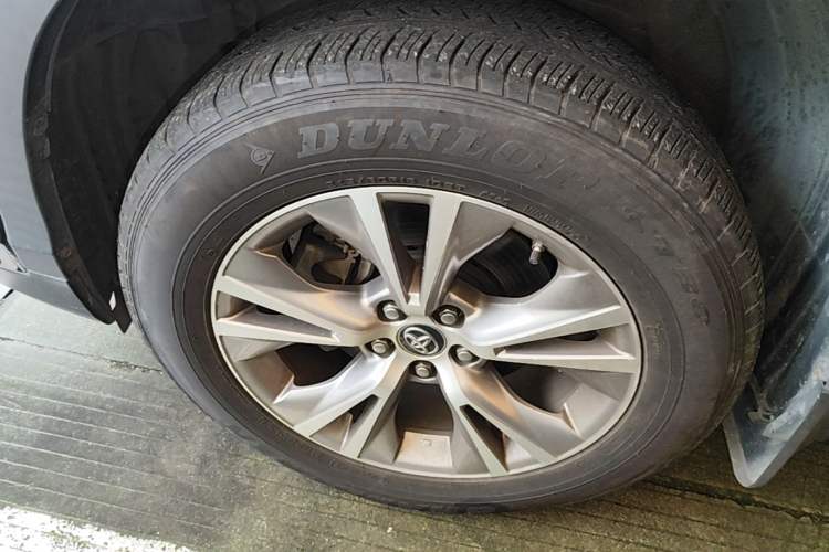 Used Toyota Highlander 2021 2.0T Two-Wheel Drive Elite Version 7-Seater Left Front Wheel Hub