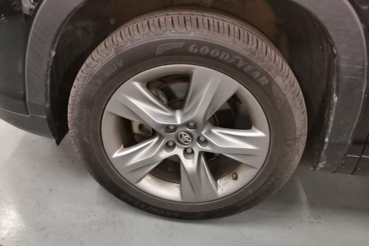 Used Toyota Highlander 2021 2.0T Four-Wheel Drive Luxury Edition 7 Seats Left Front Wheel Hub
