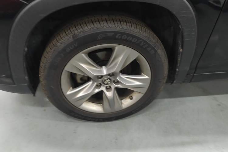 Used Toyota Highlander 2021 2.0T Four-Wheel Drive Luxury Edition 7 Seats Left Front Wheel Hub