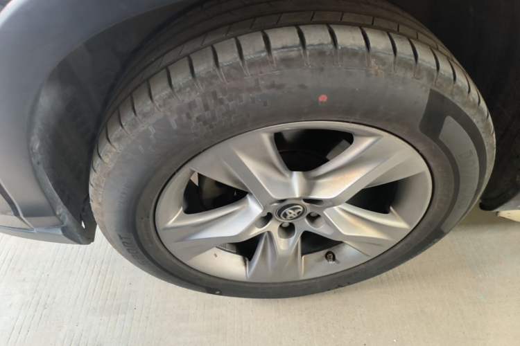 Used Toyota Highlander 2021 2.0T Four-Wheel Drive Prestige Version 7 Seats Left Front Wheel Hub