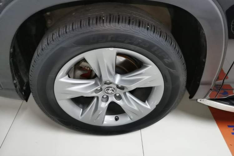 Used Toyota Highlander 2021 2.0T Four-Wheel Drive Luxury Edition 7 Seats Left Front Wheel Hub