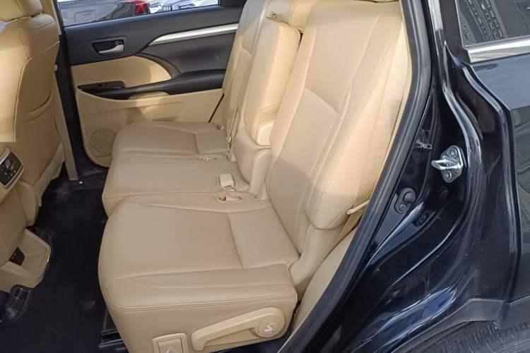 Used Toyota Highlander 2021 2.0T Four-Wheel Drive Elite Edition 7-Seater Left Rear Seat