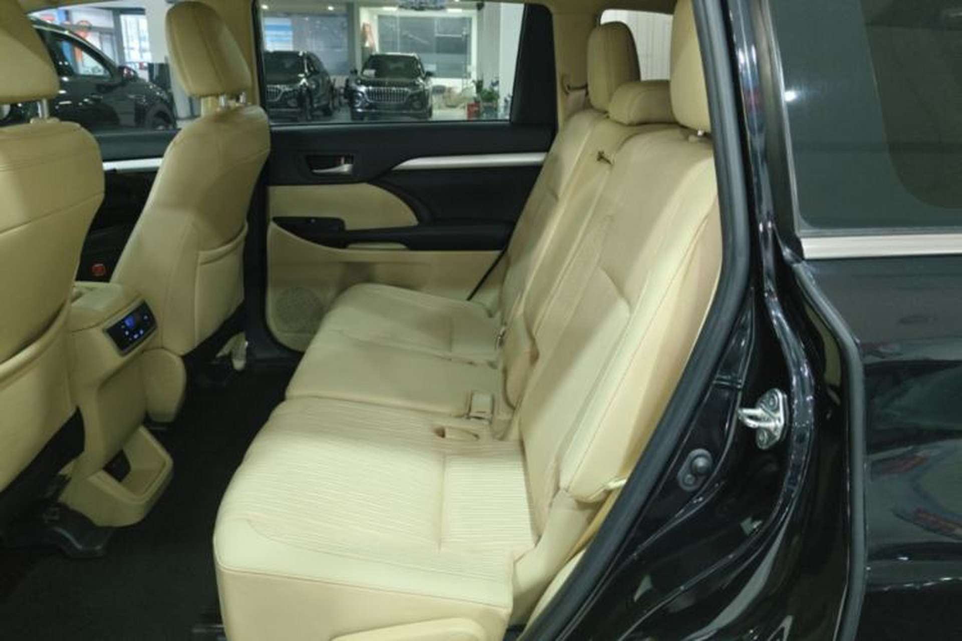 Used Toyota Highlander 2021 2.0T Two-Wheel Drive Elite Edition 5 Seats Left Rear Seat