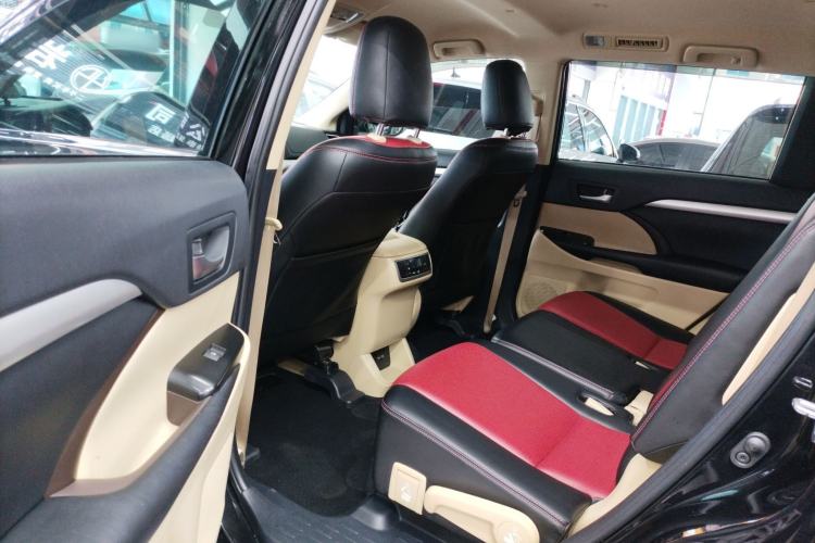 Used Toyota Highlander 2021 2.0T Two-Wheel Drive Elite Version 7-Seater Left Rear Seat
