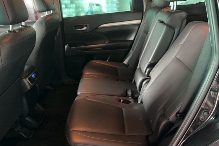 Used Toyota Highlander 2021 2.0T Two-Wheel Drive Luxury Edition 7 Seats Left Rear Seat