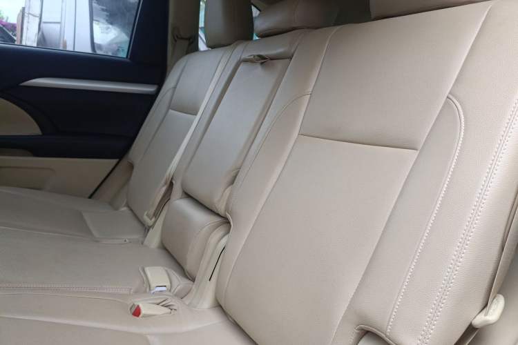 Used Toyota Highlander 2021 2.0T Four-Wheel Drive Elite Edition 7-Seater Left Rear Seat