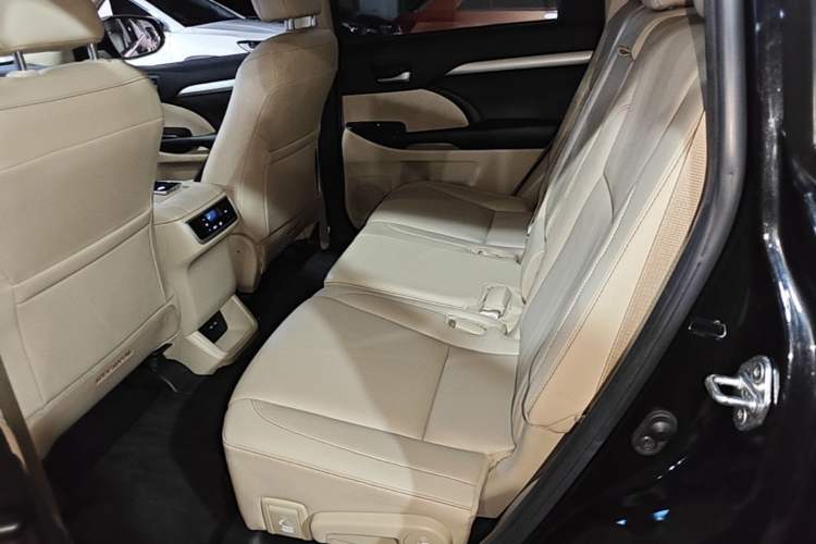 Used Toyota Highlander 2021 2.0T Four-Wheel Drive Elite Edition 7-Seater Left Rear Seat
