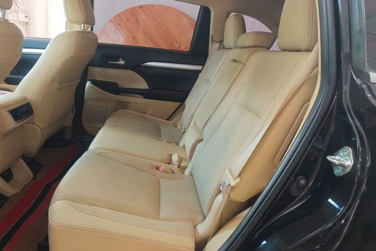 Used Toyota Highlander 2021 2.0T Four-Wheel Drive Elite Edition 7-Seater Left Rear Seat