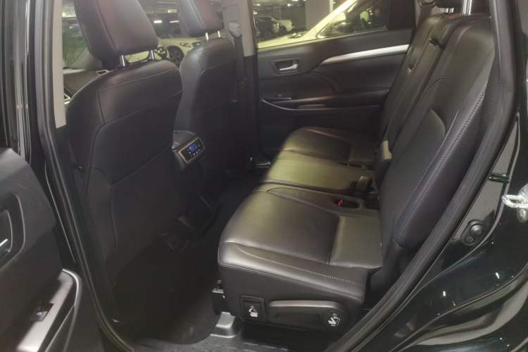 Used Toyota Highlander 2021 2.0T Four-Wheel Drive Luxury Edition 7 Seats Left Rear Seat
