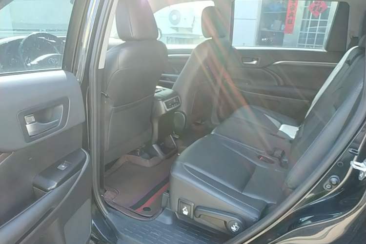 Used Toyota Highlander 2021 2.0T Four-Wheel Drive Prestige Version 7 Seats Left Rear Seat