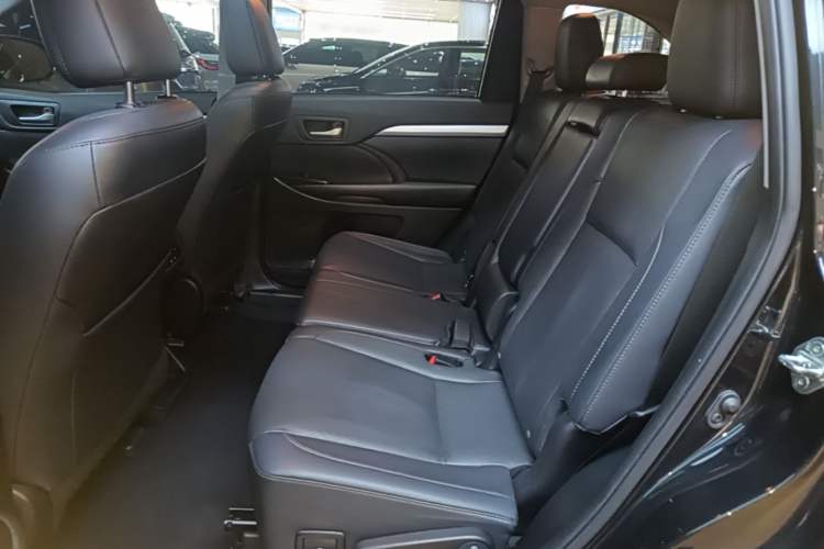 Used Toyota Highlander 2021 2.0T Four-Wheel Drive Luxury Edition 7 Seats Left Rear Seat