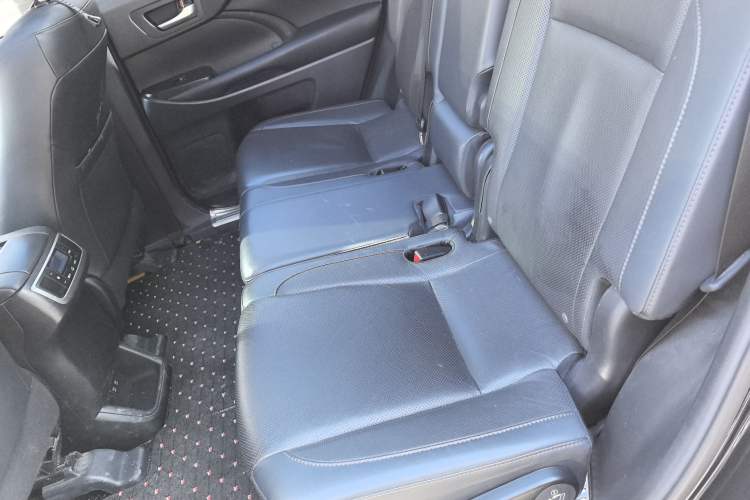 Used Toyota Highlander 2021 2.0T Four-Wheel Drive Luxury Edition 7 Seats Left Rear Seat