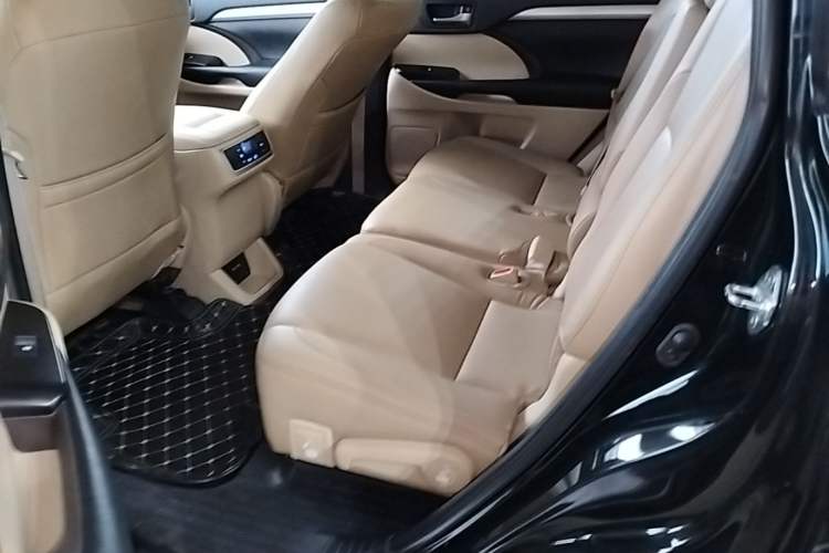 Used Toyota Highlander 2021 2.0T Four-Wheel Drive Elite Edition 7-Seater Left Rear Seat