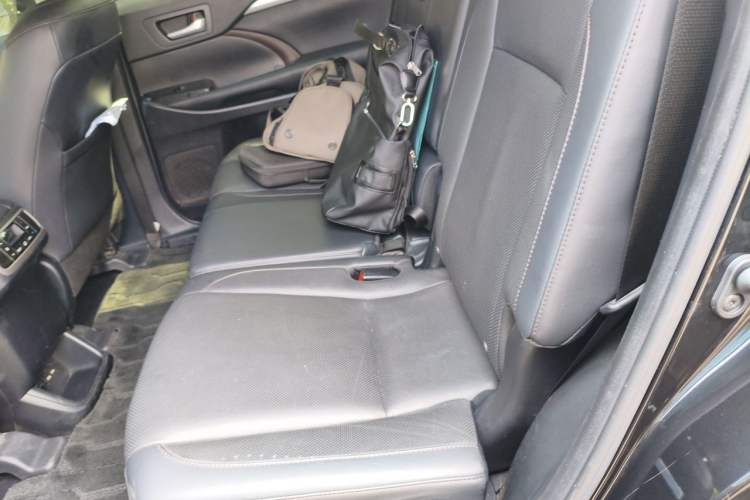 Used Toyota Highlander 2021 2.0T Four-Wheel Drive Luxury Edition 7 Seats Left Rear Seat