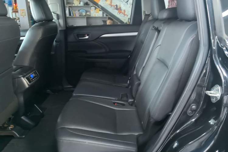 Used Toyota Highlander 2021 2.0T Four-Wheel Drive Luxury Edition 7 Seats Left Rear Seat