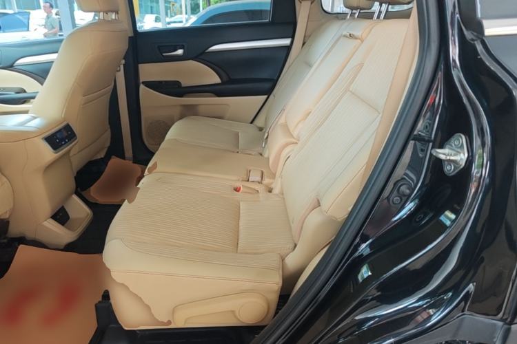 Used Toyota Highlander 2021 2.0T Two-Wheel Drive Elite Edition 5 Seats Left Rear Seat