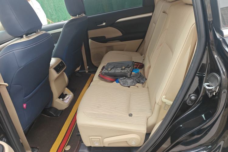 Used Toyota Highlander 2021 2.0T Two-Wheel Drive Elite Version 7-Seater Left Rear Seat