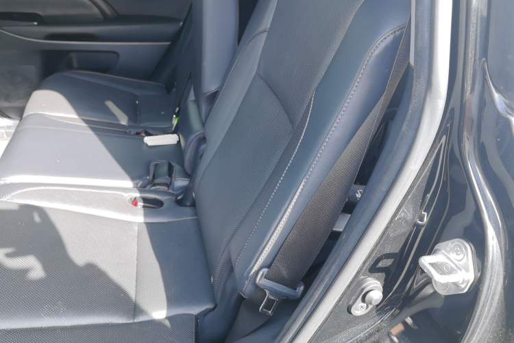 Used Toyota Highlander 2021 2.0T Four-Wheel Drive Luxury Edition 7 Seats Left Rear Seat