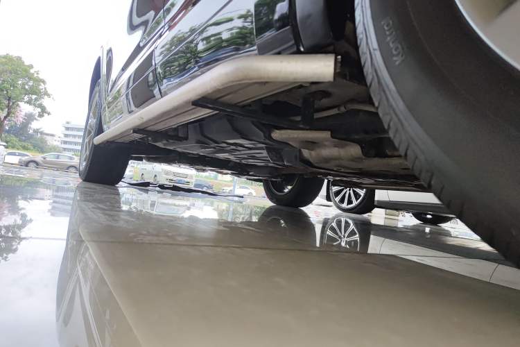 Used Toyota Highlander 2021 2.0T Two-Wheel Drive Luxury Edition 7 Seats Left Side Sill